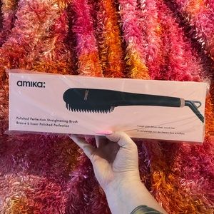 Brand New Sealed In Box heated straightener brush